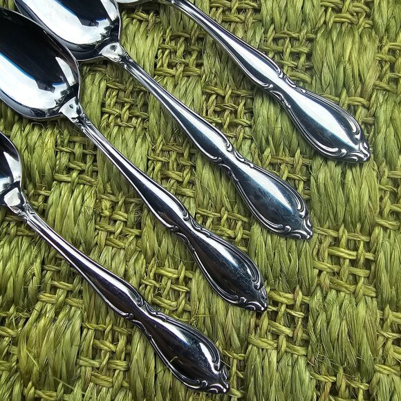 Oneida Strathmore Spoon 6" teaspoon stainless scrolls classic romantic timeless - Picture 2 of 7